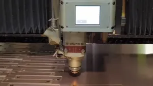 Cabezal de corte láser de fibra para metales reflectantes